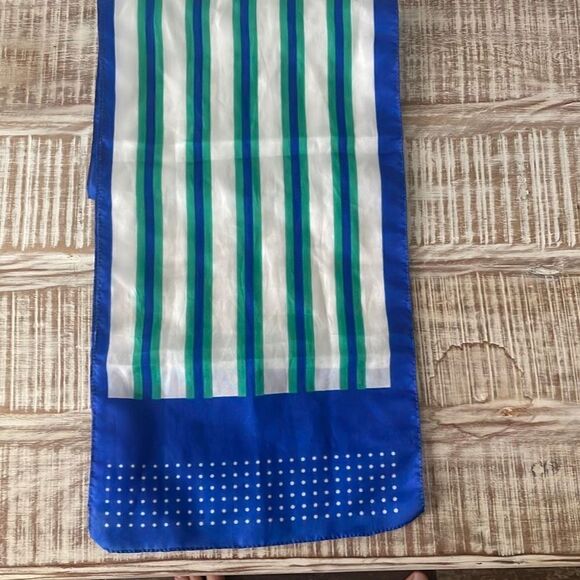 Vintage 100% silk scarf - Picture 1 of 3